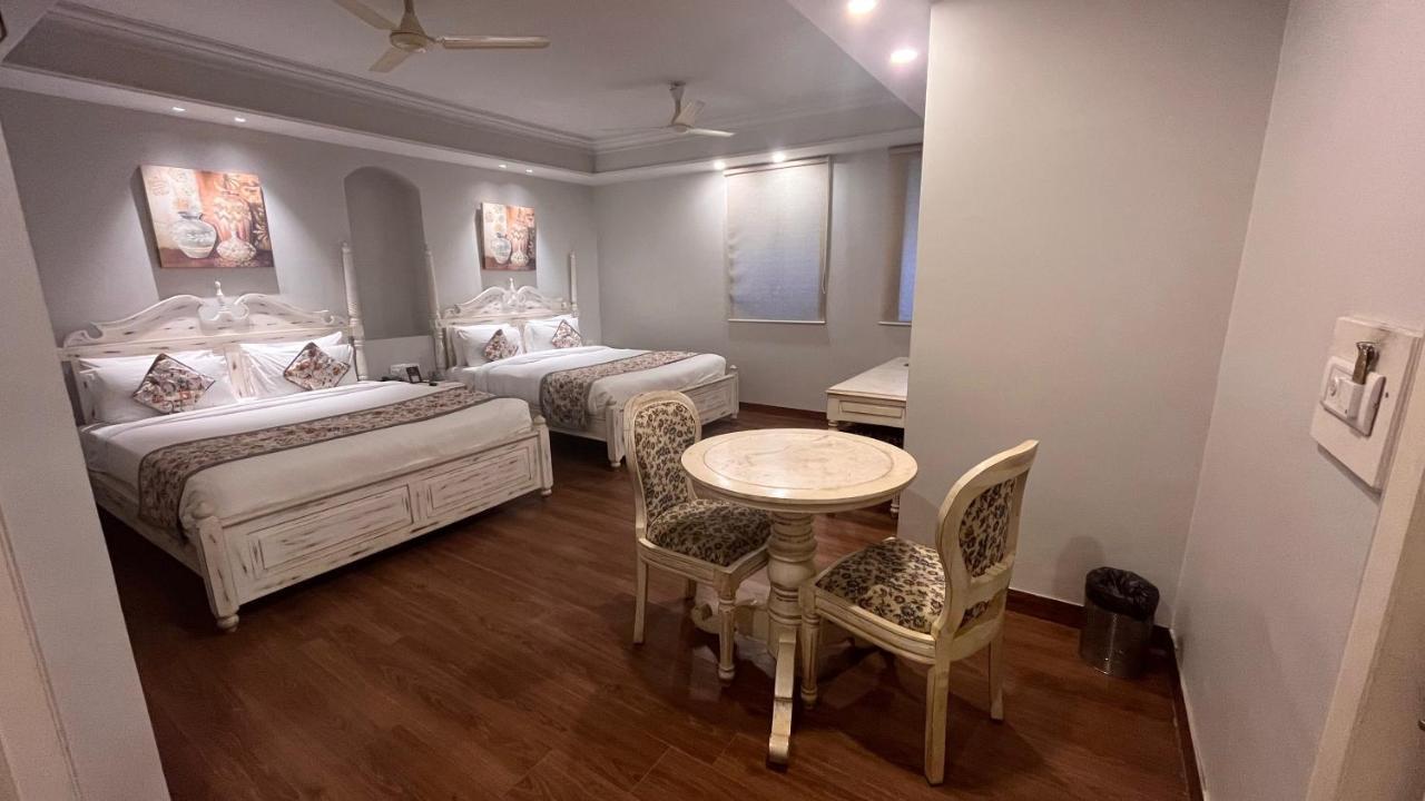 Ratnawali - A Vegetarian Heritage Hotel Jaipur Eksteriør bilde